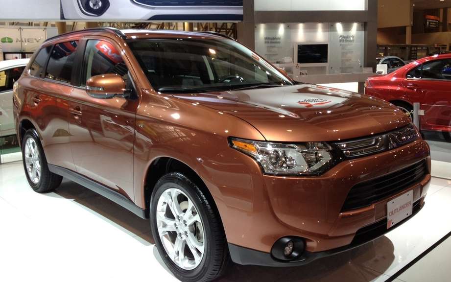 Mitsubishi Outlander 2014 from $ 25,998