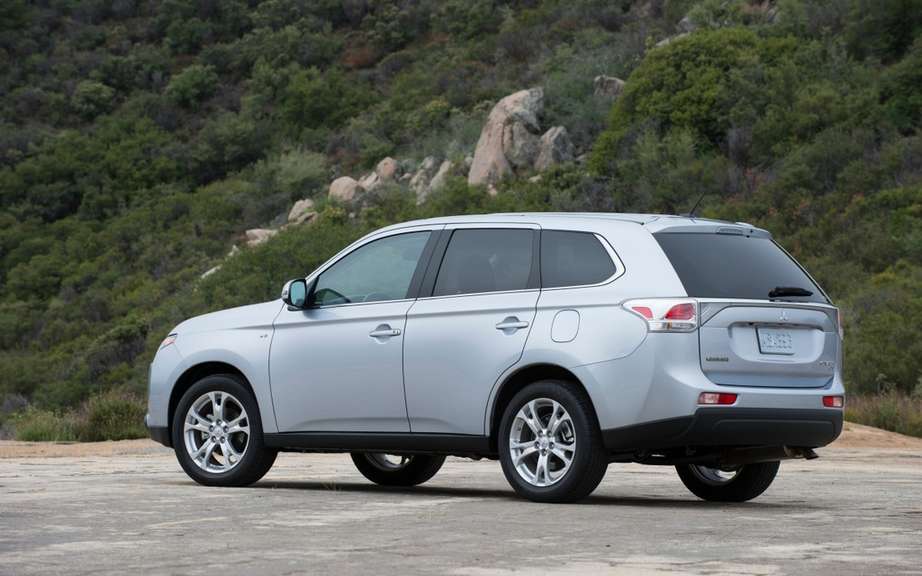 Mitsubishi Outlander 2014 from $ 25,998 picture #5