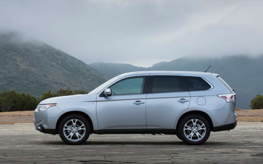 Mitsubishi Outlander 2014 from $ 25,998 picture #6