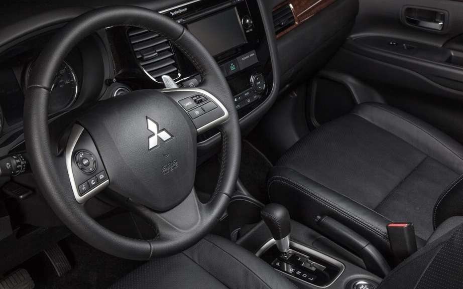 Mitsubishi Outlander 2014 from $ 25,998 picture #11