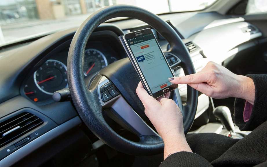 Alberta: Campaign against portable devices while driving picture #2