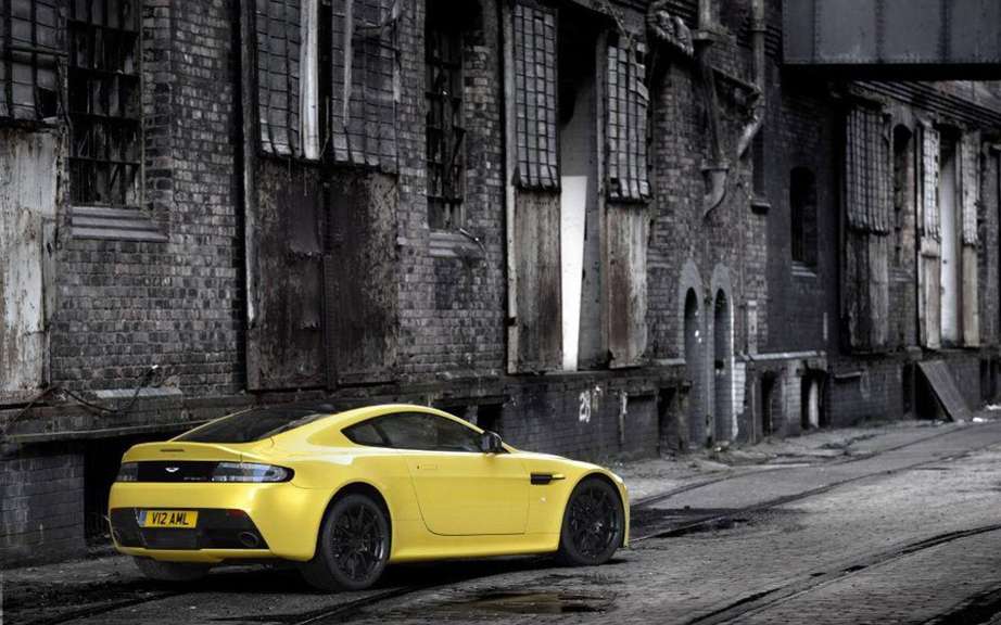 Aston Martin V12 Vantage S: with the engine of the Vanquish picture #6