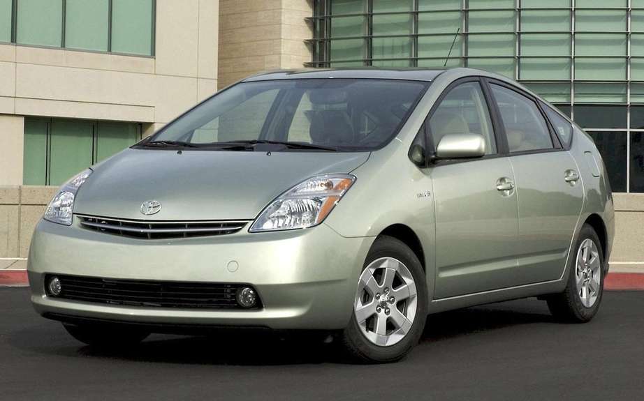 Toyota Prius 1.9 million recalled cars picture #5