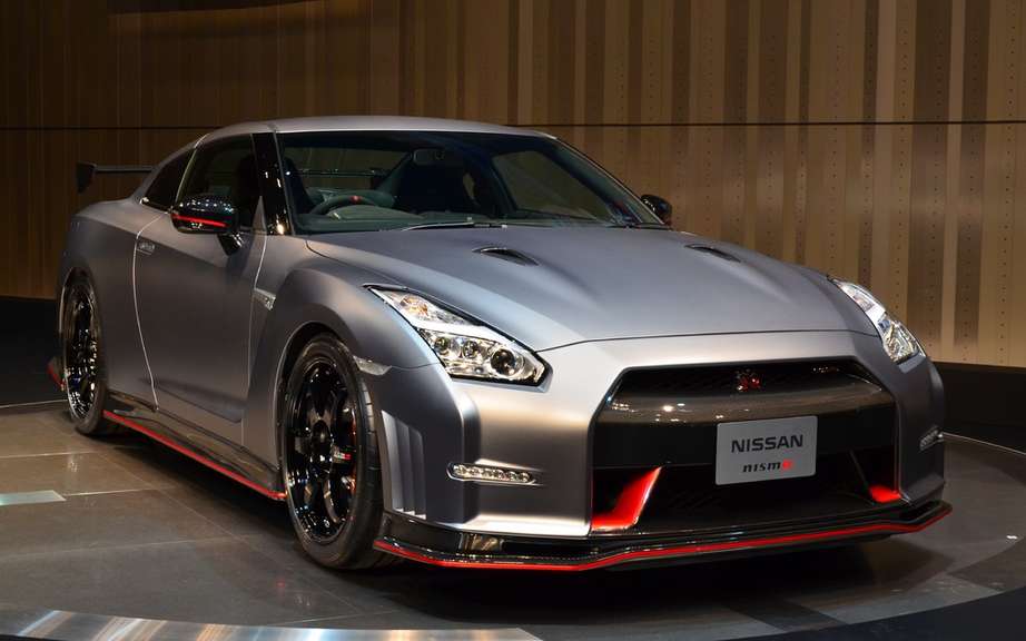 Nissan GT-R Bolt Gold 2014: Usain Bolt has reserved