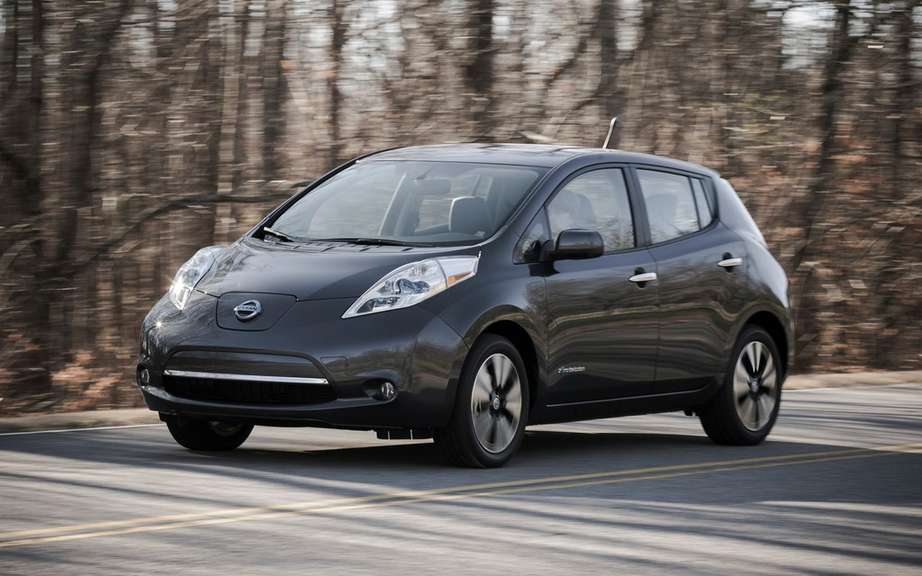 Price of nissan leaf in canada #9