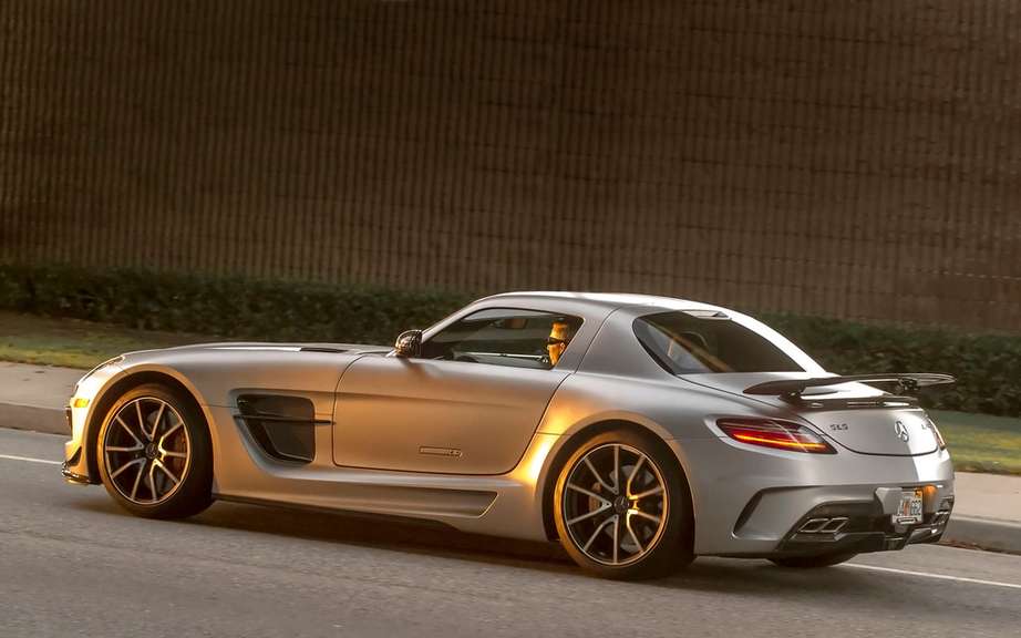 Mercedes-Benz SLS AMG Electric Drive: Champion Nurburgring