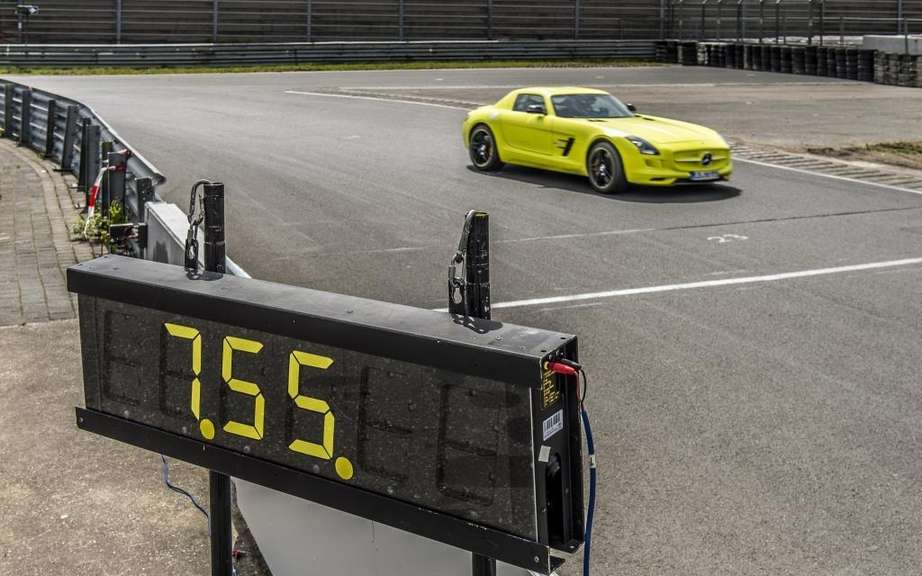 Mercedes-Benz SLS AMG Electric Drive: Champion Nurburgring picture #7