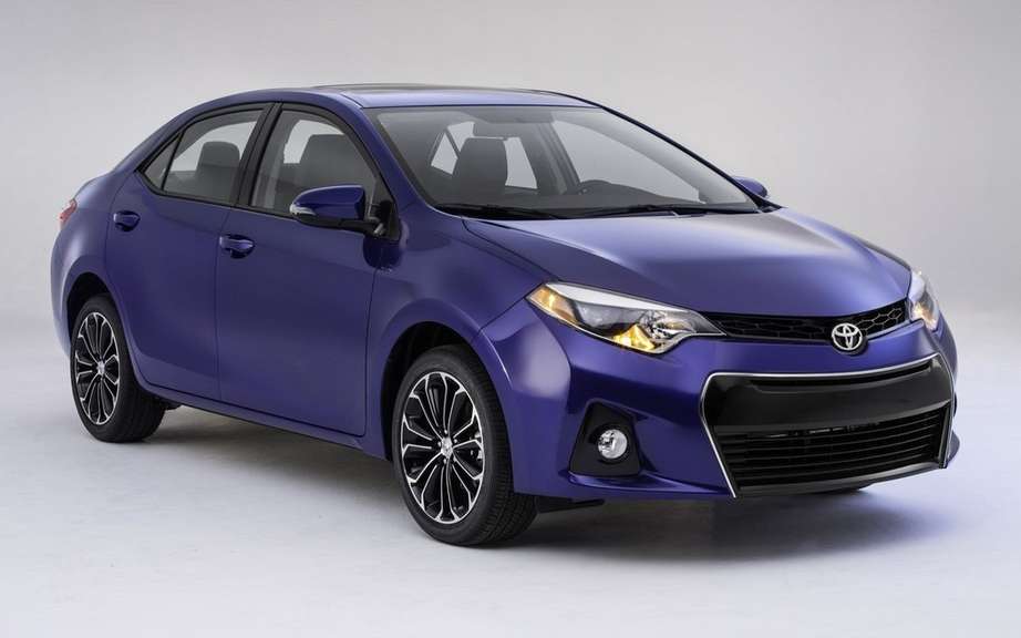 Toyota Corolla 2014, new forms rather angular picture #15