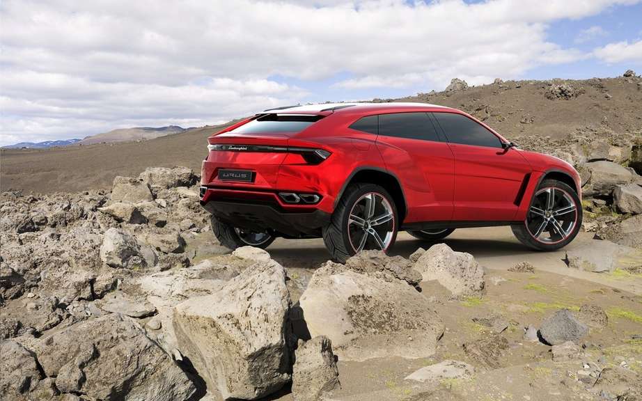 The Lamborghini Urus is built in Slovakia picture #5