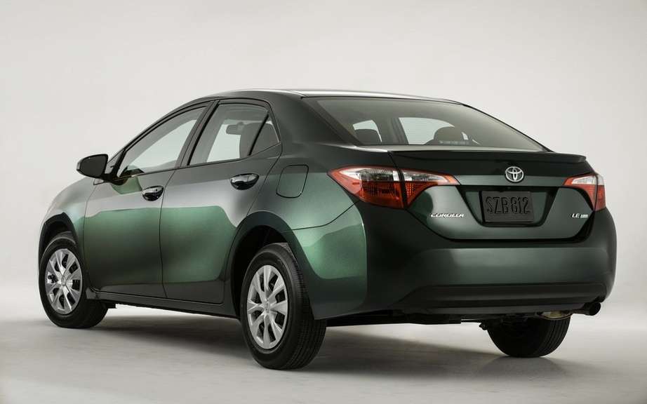Toyota Corolla 2014, new forms rather angular picture #18