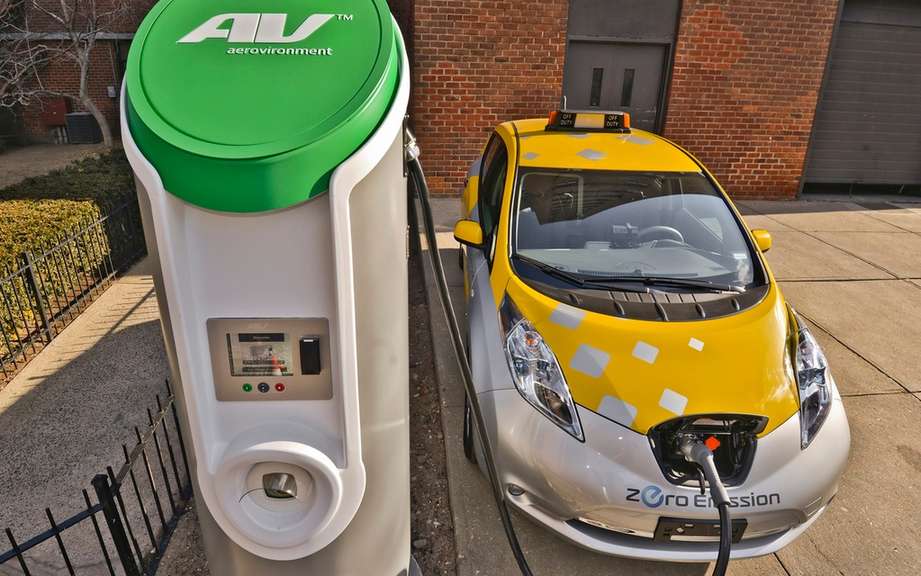 Nissan LEAF: six cars taxis for the City of New York picture #6