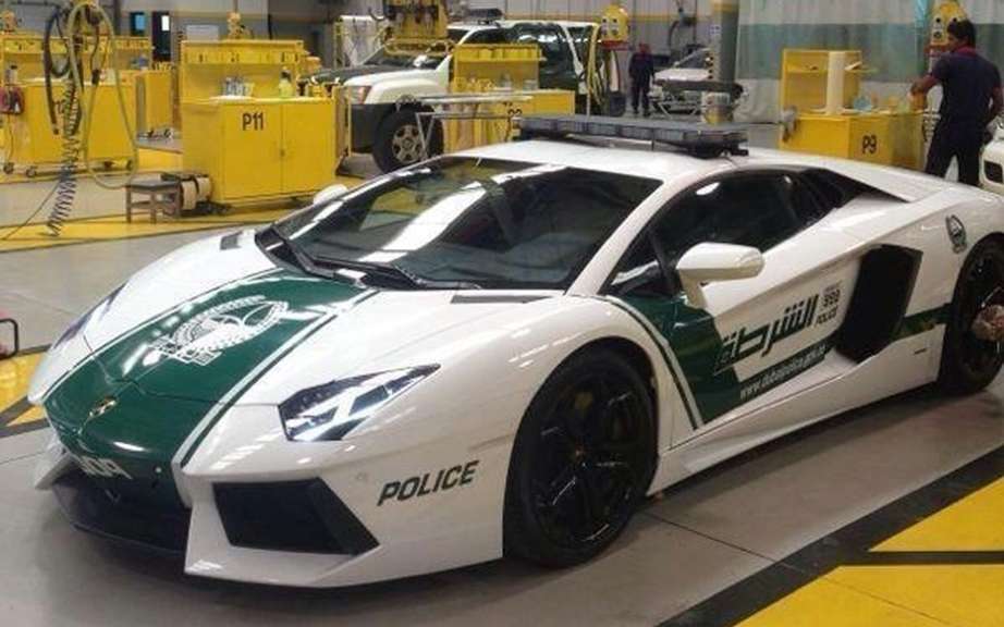 Lamborghini Aventador for the police to Dubai picture #4