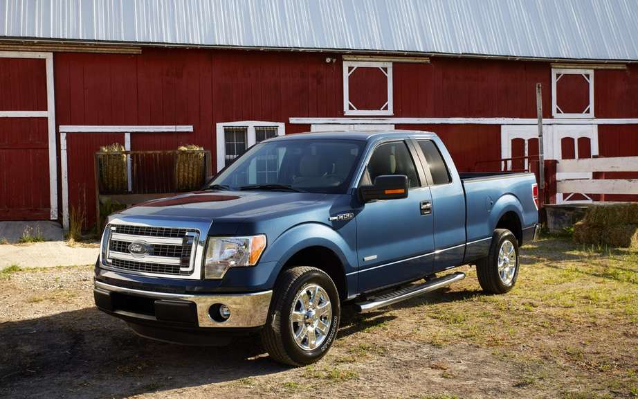 Ford presents its F-150 SVT Raptor Special Edition 2014 picture #5