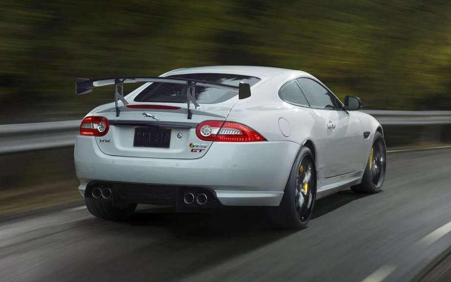 Jaguar XKR-S GT: reserved to North American market picture #4
