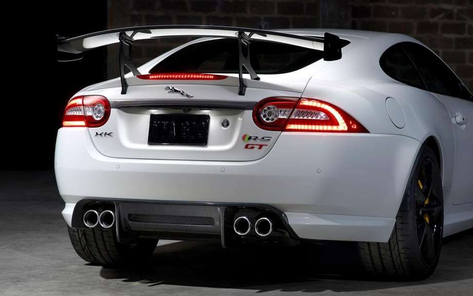 Jaguar XKR-S GT: reserved to North American market picture #8