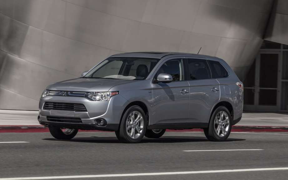 Mitsubishi Outlander 2014, more than three months wait!