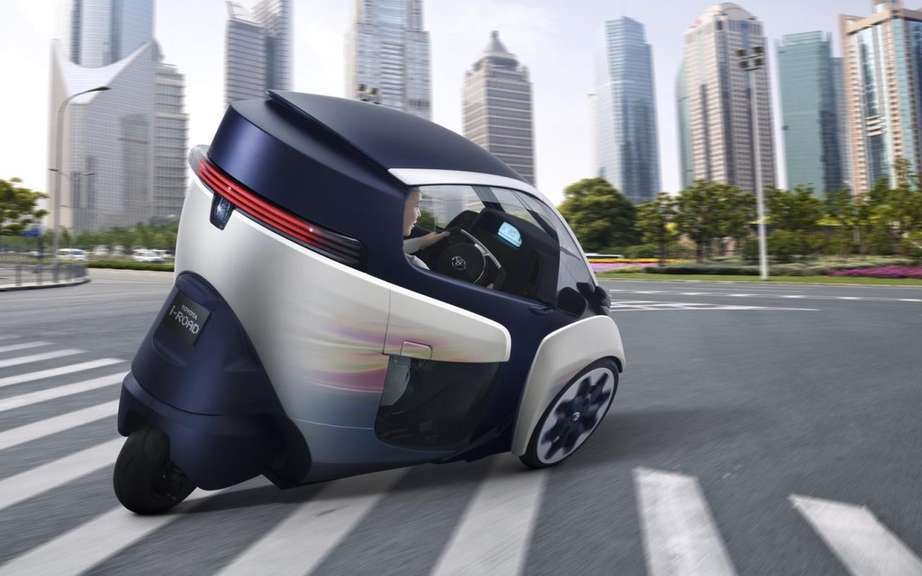 Toyota i-Road Concept: urban vehicle of choice picture #3