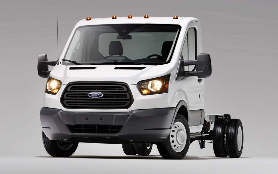 Ford Transit Chassis models presents its cabs and vans picture #1