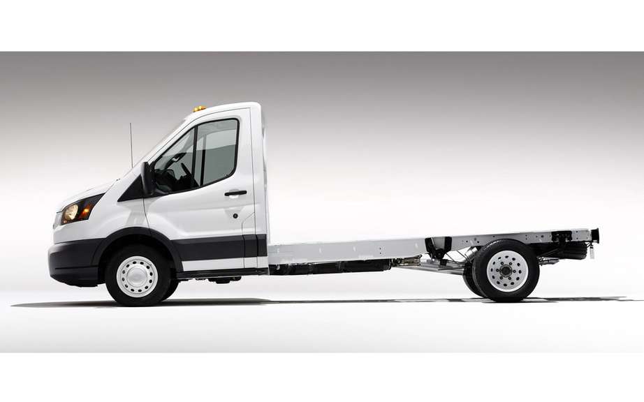 Ford Transit Chassis models presents its cabs and vans picture #3