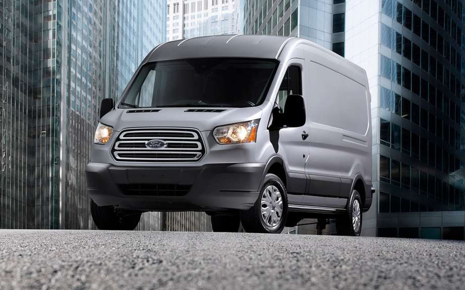 Ford Transit Chassis models presents its cabs and vans picture #5