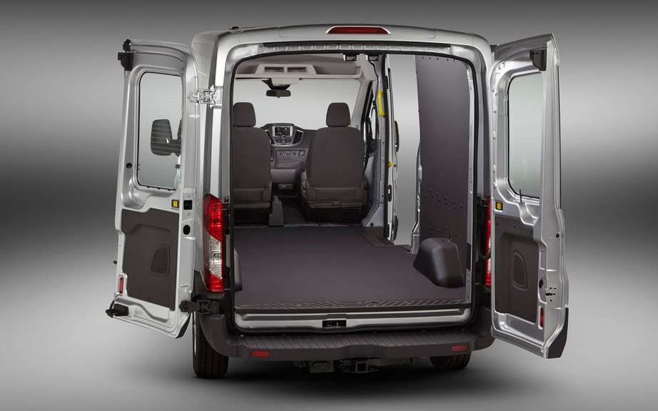 Ford Transit Chassis models presents its cabs and vans picture #7