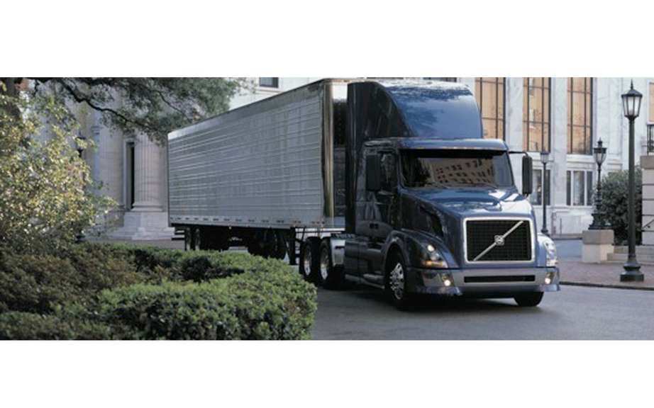 Canada wants to reduce emissions of heavy trucks picture #1