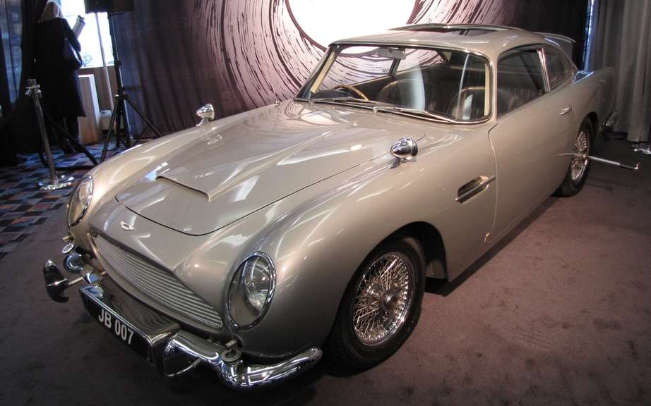 Aston Martin DB5 James Bond again orphan