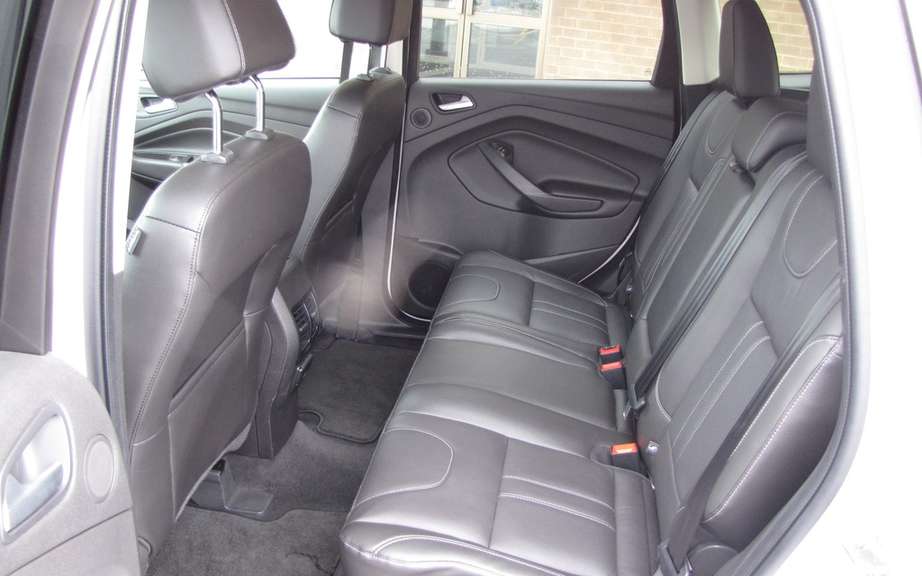 Diagonal belt for rear center seat is mandatory picture #1