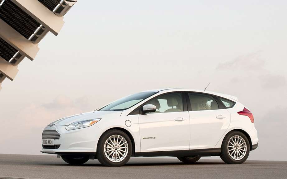 "Consumer Reports" critical two electric cars picture #2