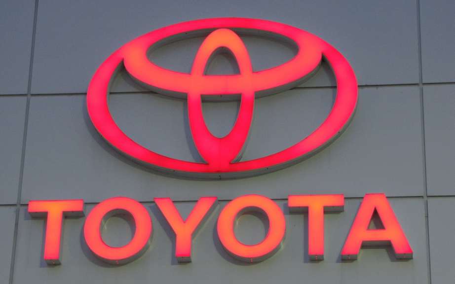 Toyota first agreement on fatalities related to sudden accelerations picture #1