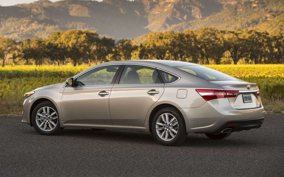 Toyota Avalon: the "official car of the New Year" 2013 picture #2