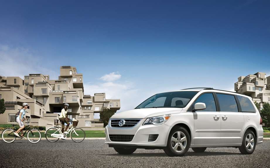 Volkswagen Routan might have to abandon its picture #2