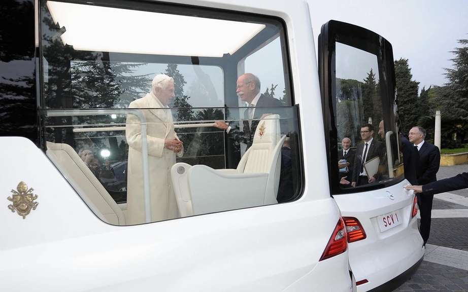 Mercedes-Benz delivers a new Popemobile has Benedict XVI picture #2