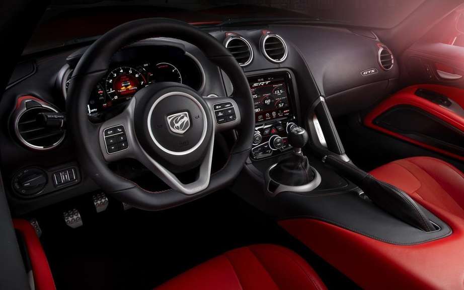 SRT Viper 2013: for thrill seekers picture #6