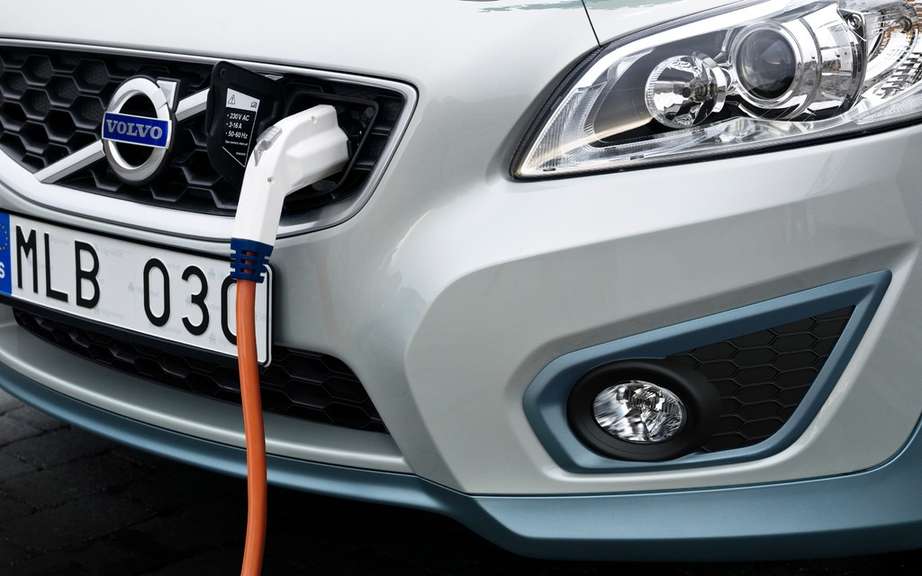 Volvo is working on an ultra fast charger picture #2