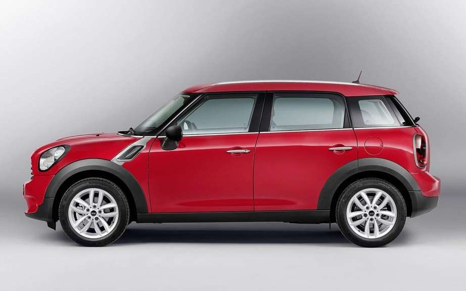 Mini Cooper 2014 with five-door version