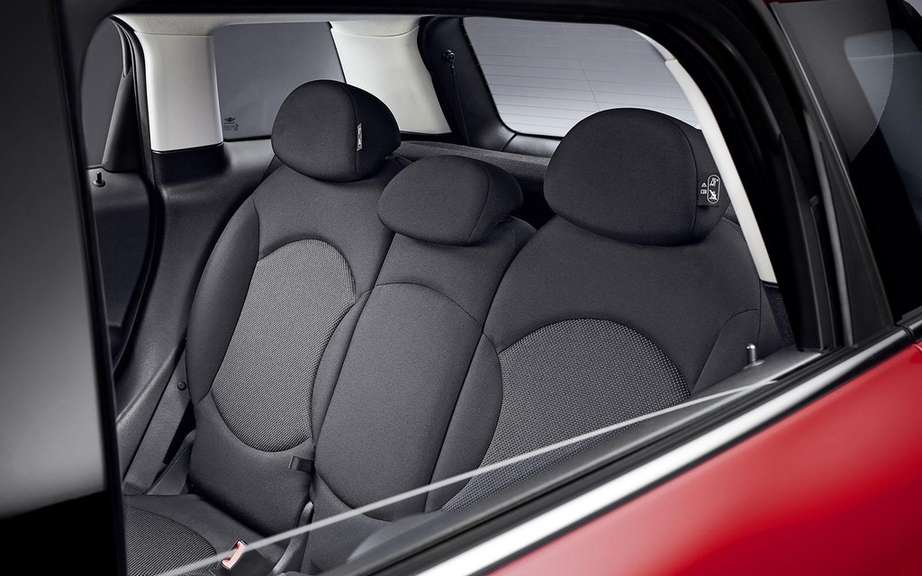 Mini Countryman 2013: 4 to 5 passengers picture #3