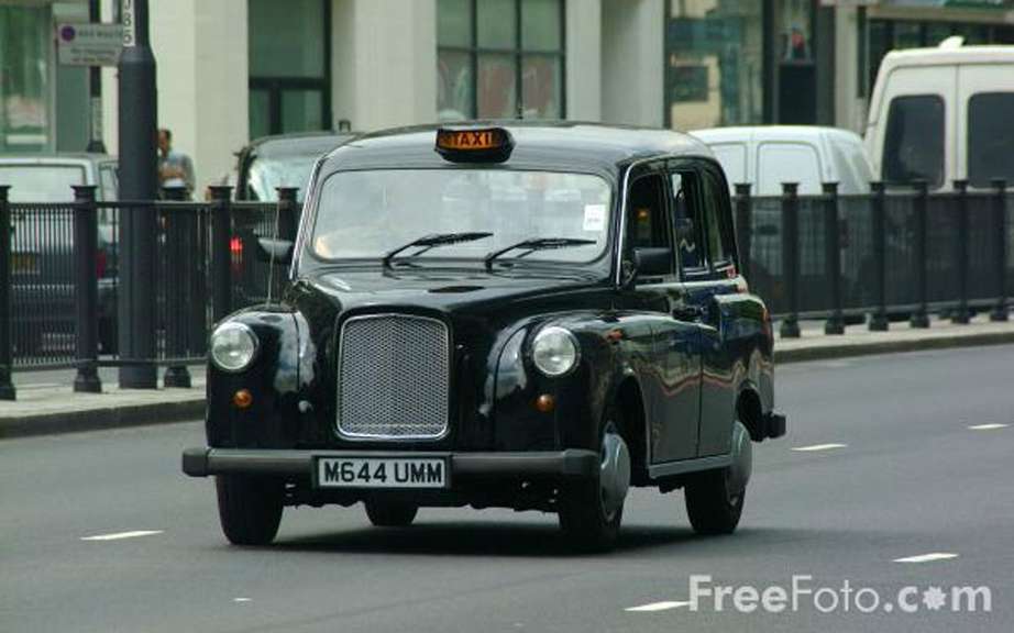 The manufacturer of the famous London black taxis is money problems picture #1
