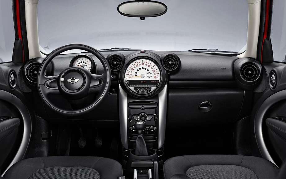 Mini Countryman 2013: 4 to 5 passengers picture #6