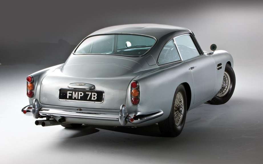 Aston Martin DB5 1964 Sir James Bond: Sold $ 4.6 million picture #2
