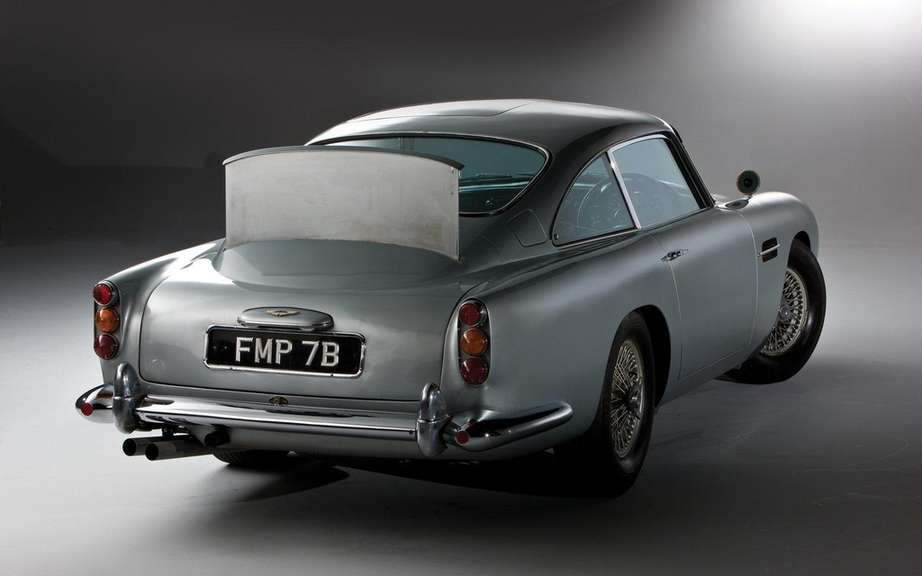 Aston Martin DB5 1964 Sir James Bond: Sold $ 4.6 million picture #4