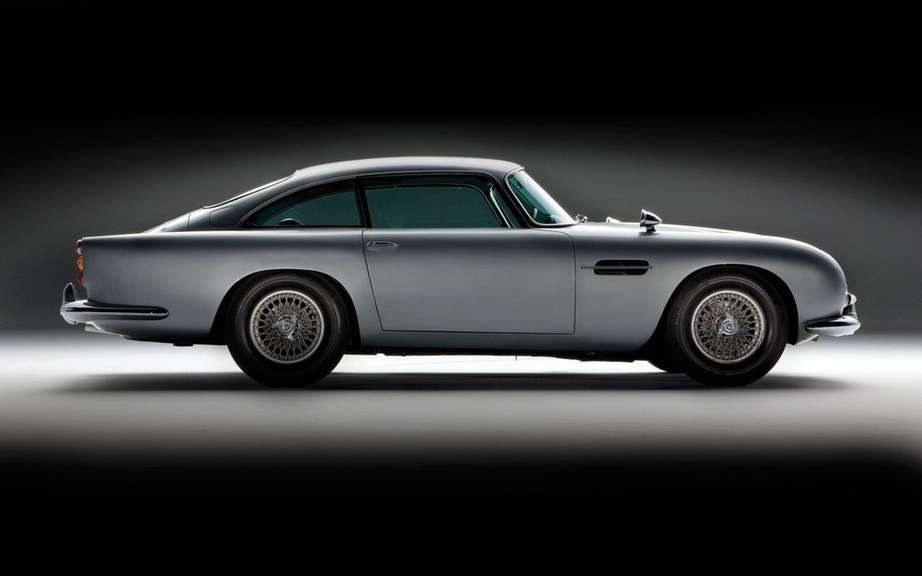 Aston Martin DB5 1964 Sir James Bond: Sold $ 4.6 million picture #5