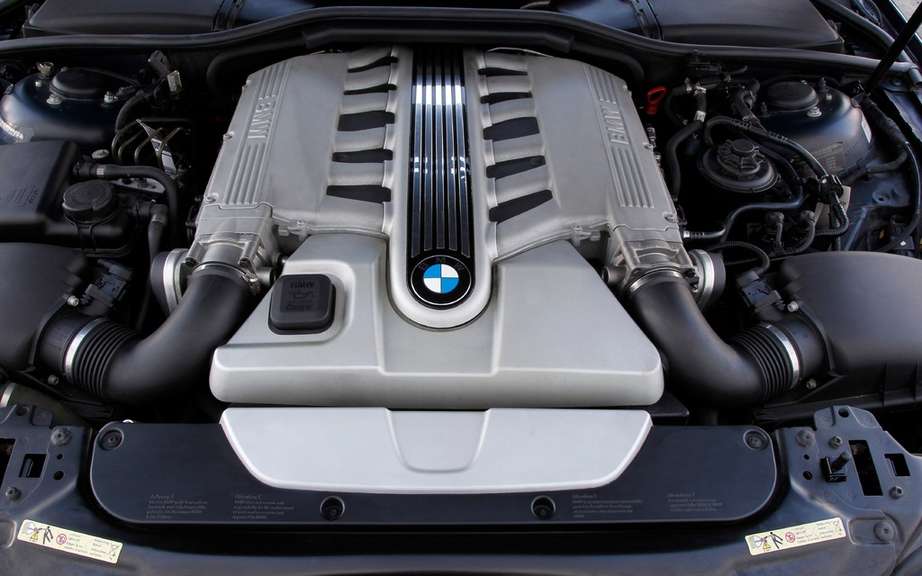 BMW USA commemorates 25 years of the V12 engine picture #8
