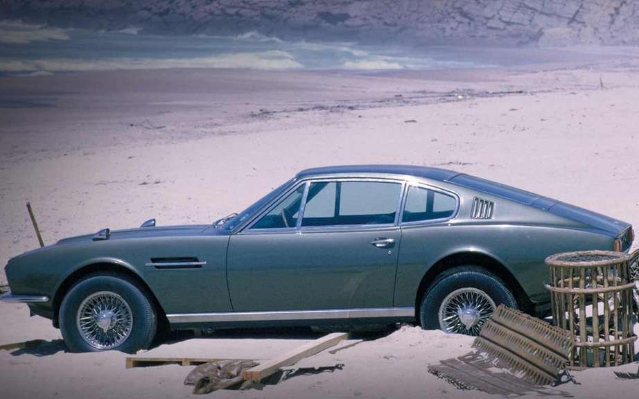 Conducted by the secret agent James Bond cars picture #5