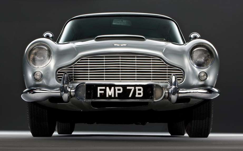 Aston Martin DB5 1964 Sir James Bond: Sold $ 4.6 million picture #6