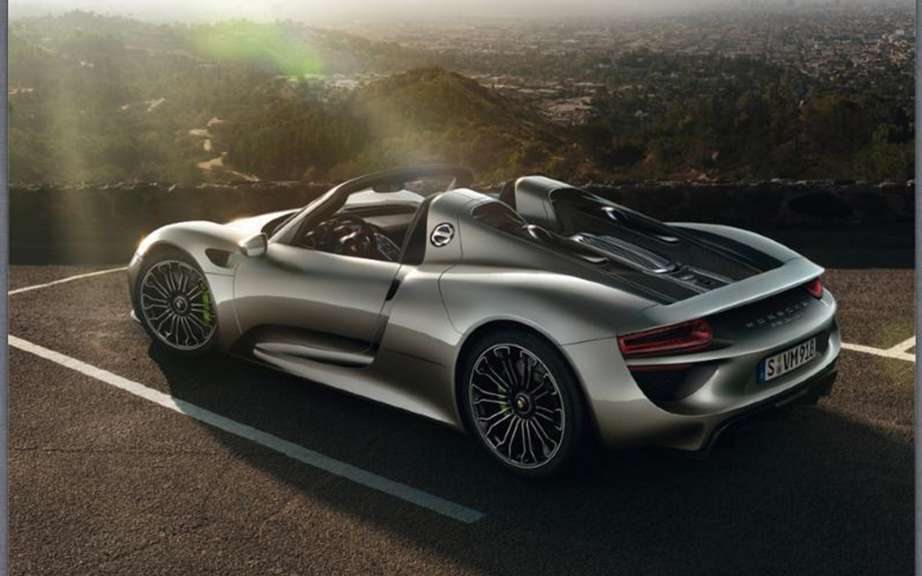 Porsche 918 Spyder: The brochure can be found on the Net picture #2