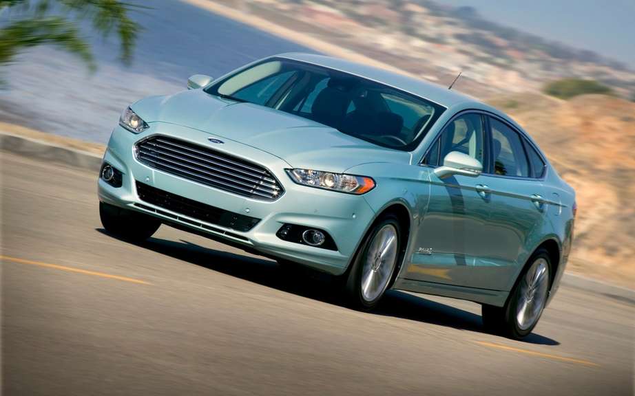 Ford Canada announces pricing for its 2013 Fusion models picture #3