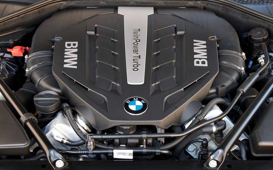 BMW USA commemorates 25 years of the V12 engine