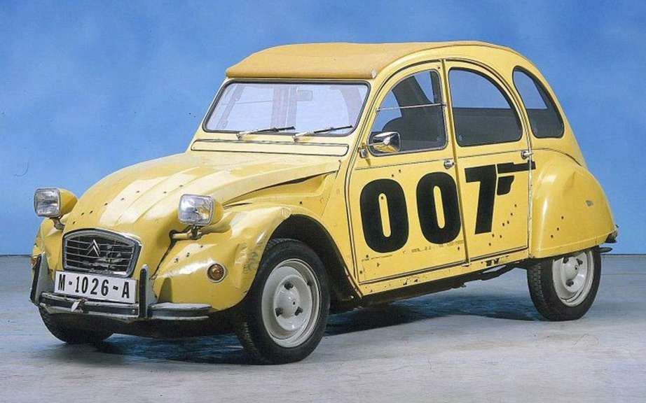 Conducted by the secret agent James Bond cars picture #10