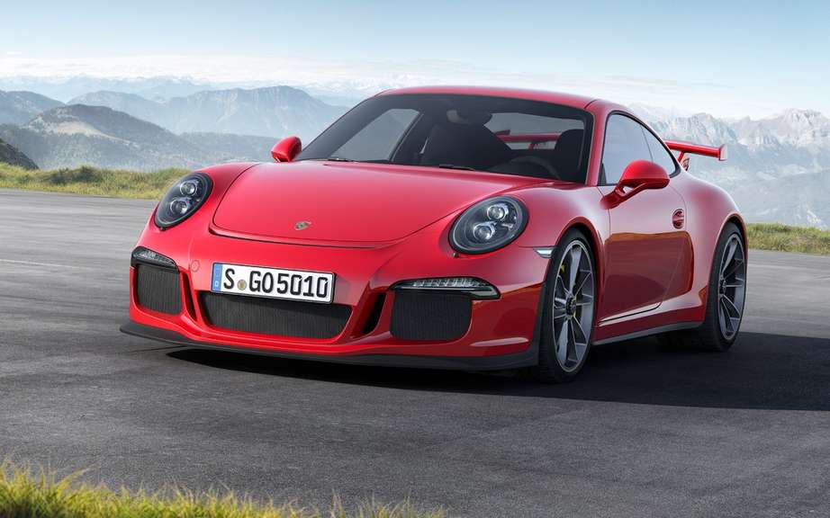 Porsche engines inspect new 911 GT3